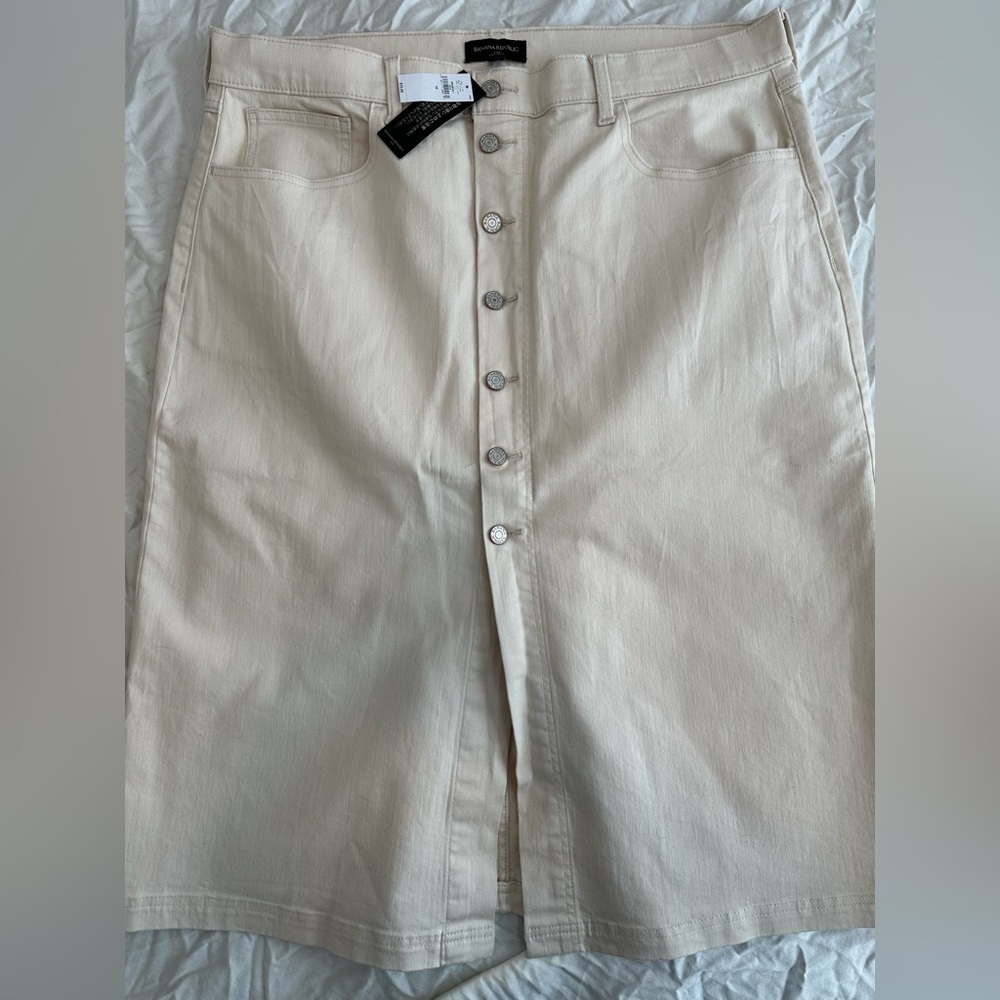 Banana Republic Cream Denim Midi skirt